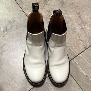 White Leather Chelsea Dr Martens, sz 39/8